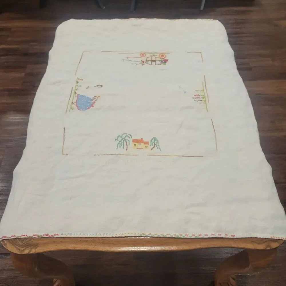 Vintage Table Linen Handmade Cross Stitch Embroidered Luncheon Cloth approx 28
